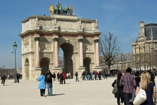Walking to Louvre in Paris